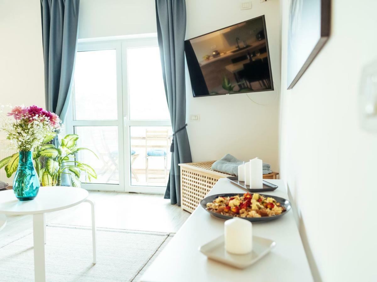 Bright And Spacious Central Apartment- Piata Amzei Boekarest Buitenkant foto