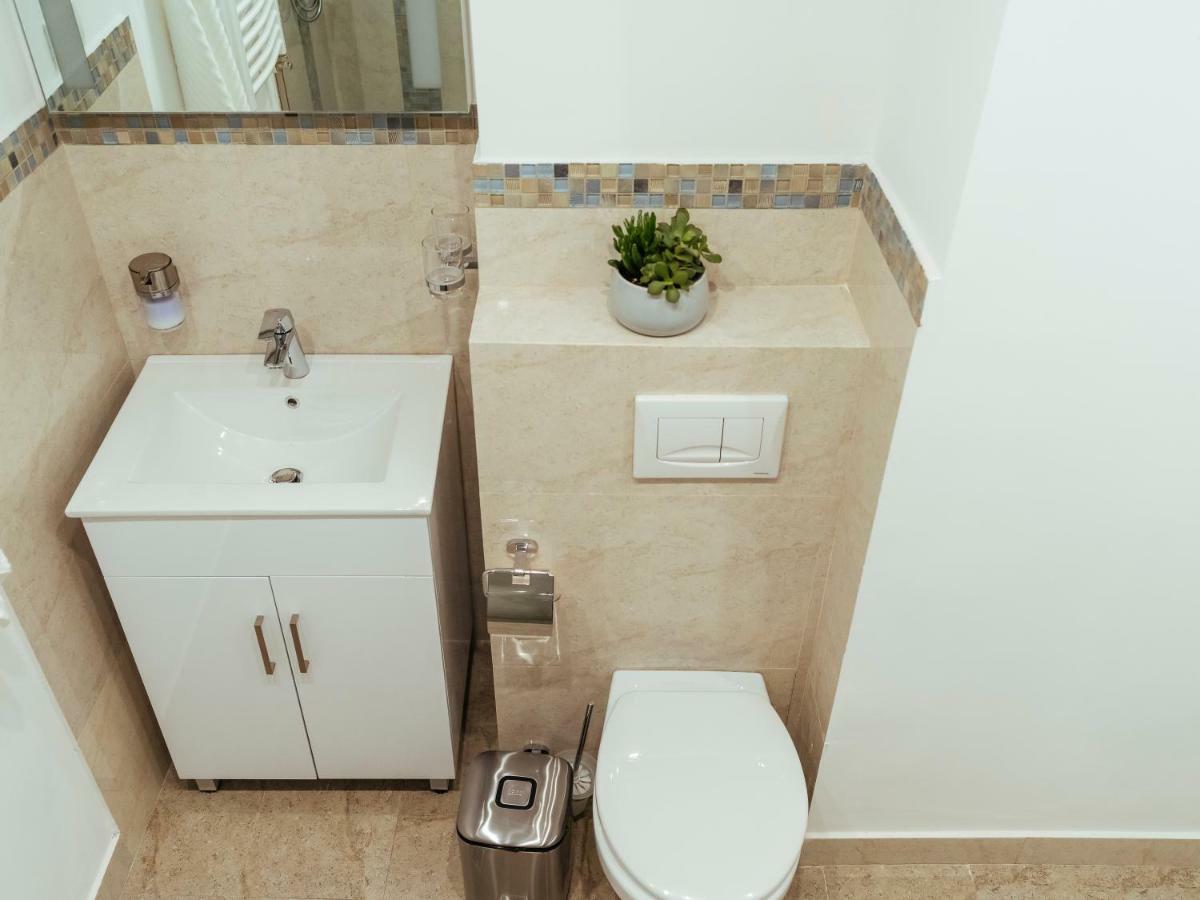 Bright And Spacious Central Apartment- Piata Amzei Boekarest Buitenkant foto
